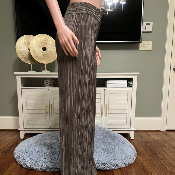 Dance With Me Wide Leg Olive Pants. Size US 6. Excellent Stretch & Fit! - Picture 3 of 3